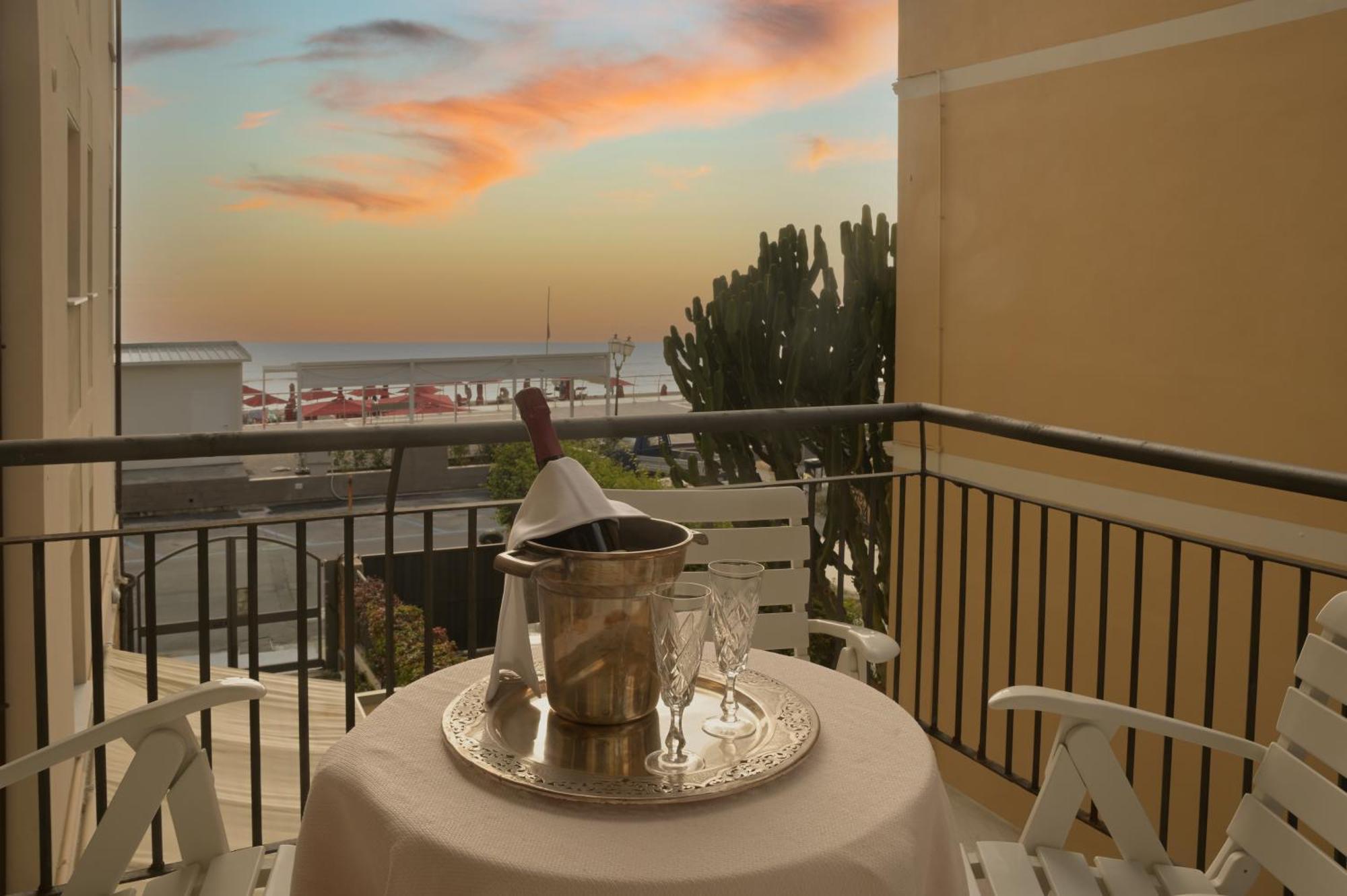 Residence Atlantic Alassio Exterior photo